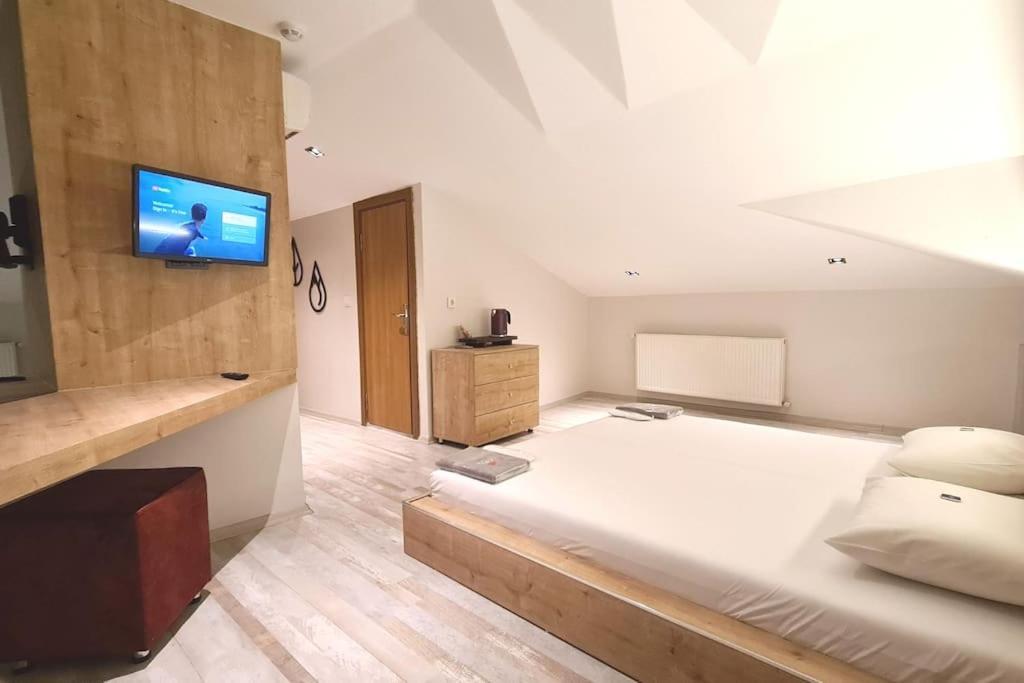 Social House Mil Hotel Istanbul Exterior photo